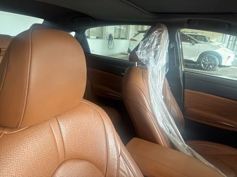 Used 2020 Toyota Avalon Limited FWD image 9