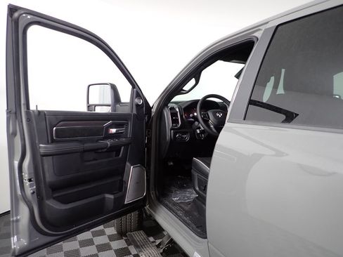 New 2026 RAM 2500 Laramie AWD/4WD image 21
