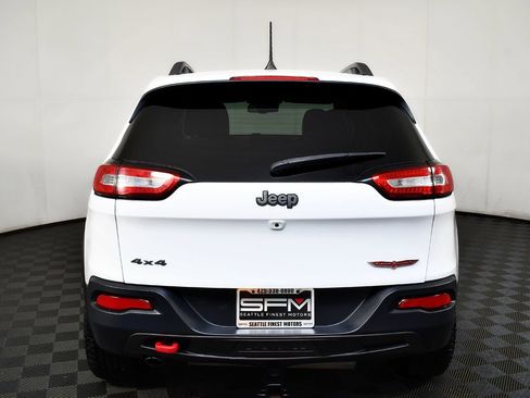 Used 2017 Jeep Cherokee Trailhawk w/ Comfort/Convenience Group image 10