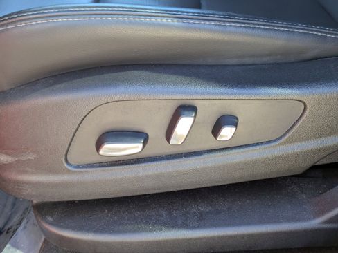 Used 2024 Cadillac XT6 Premium Luxury image 21