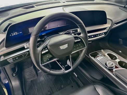Used 2024 Cadillac Lyriq Luxury w/ LPO, Floor Liner Package AWD/4WD image 13