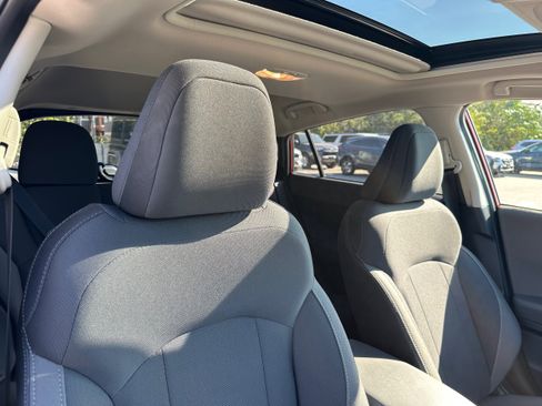 Used 2025 Subaru Crosstrek 2.0i Premium image 11