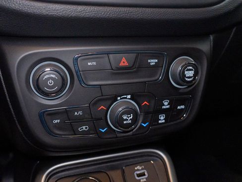 Used 2019 Jeep Compass Latitude w/ Popular Equipment Group image 36