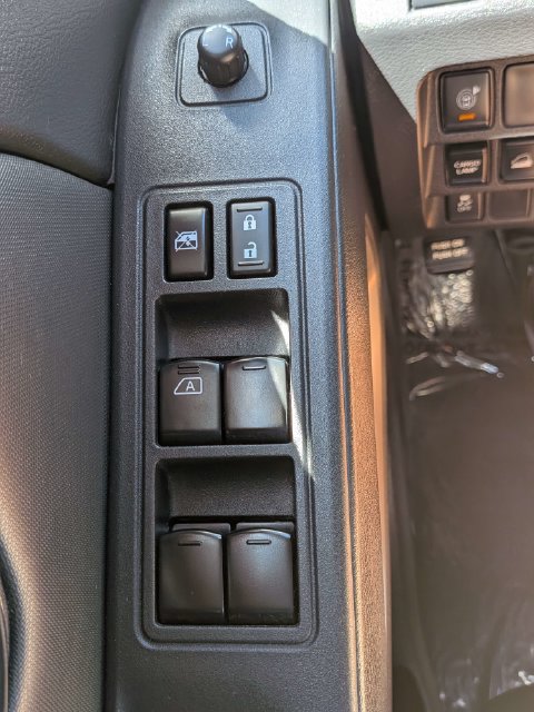 Used 2022 Nissan Frontier SV AWD/4WD image 20