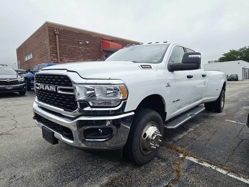 Used 2024 RAM 3500 Big Horn AWD/4WD image 4