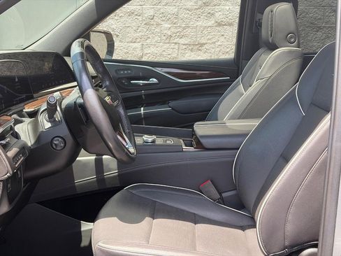 Certified 2023 Cadillac Escalade Premium Luxury AWD/4WD image 17