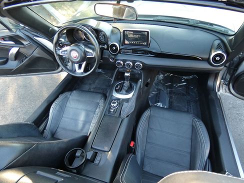 Used 2017 FIAT 124 Spider Lusso image 31