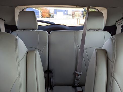 Used 2020 Buick Enclave Essence w/ Sport Touring Edition image 16