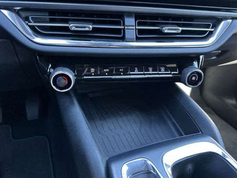 New 2026 Chevrolet Equinox EV LT image 17