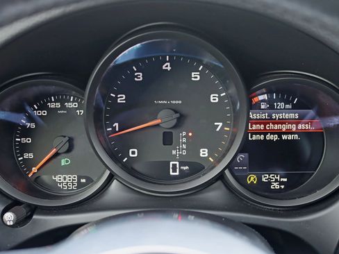 Used 2020 Porsche Macan image 19