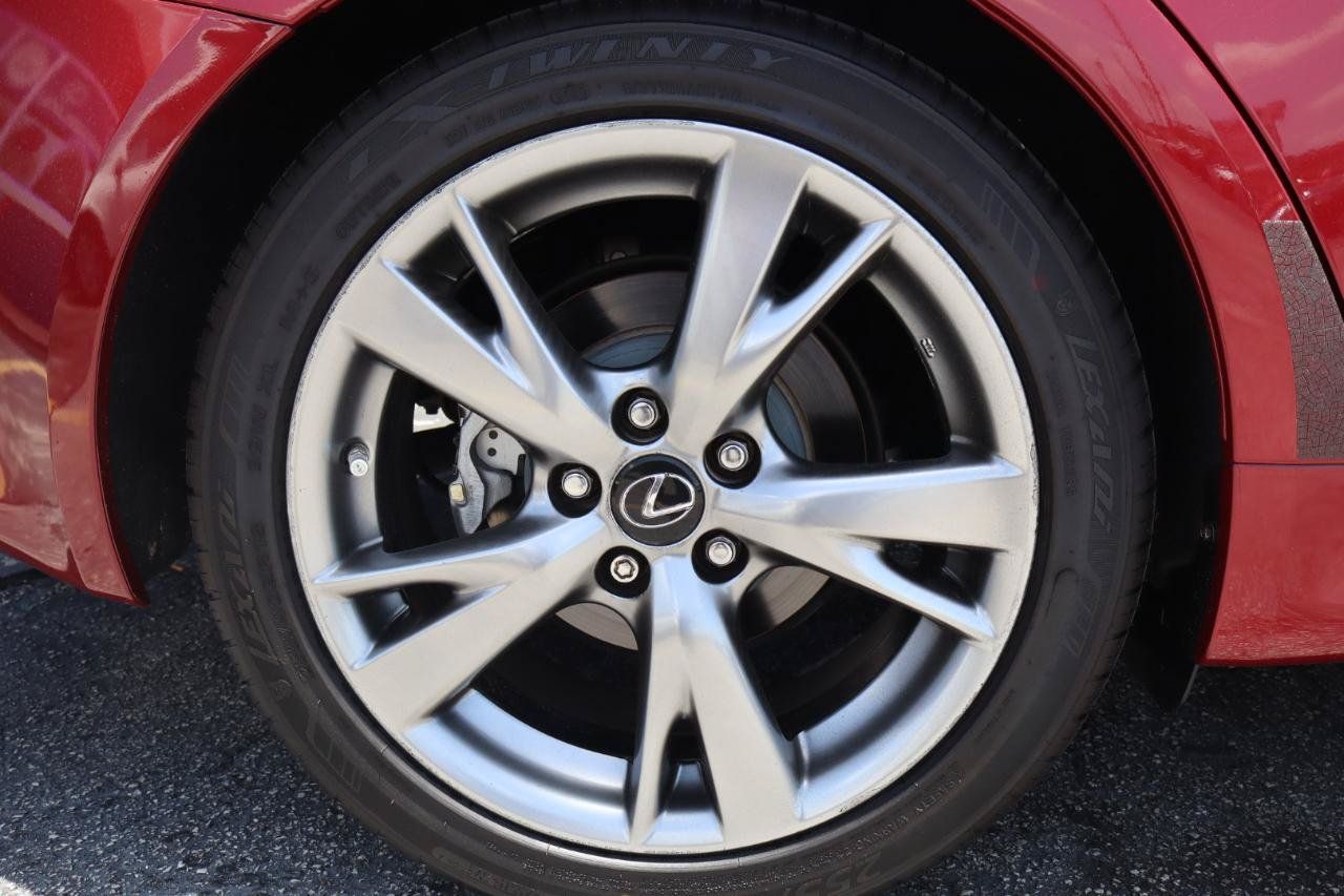 Used 2010 Lexus IS 250 w/ Preferred Accessory Package RWD image 30