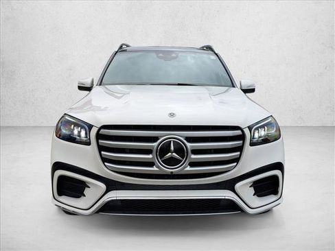 Used 2024 Mercedes-Benz GLS 450 4MATIC image 2
