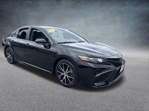 Used 2023 Toyota Camry SE AWD/4WD image 4