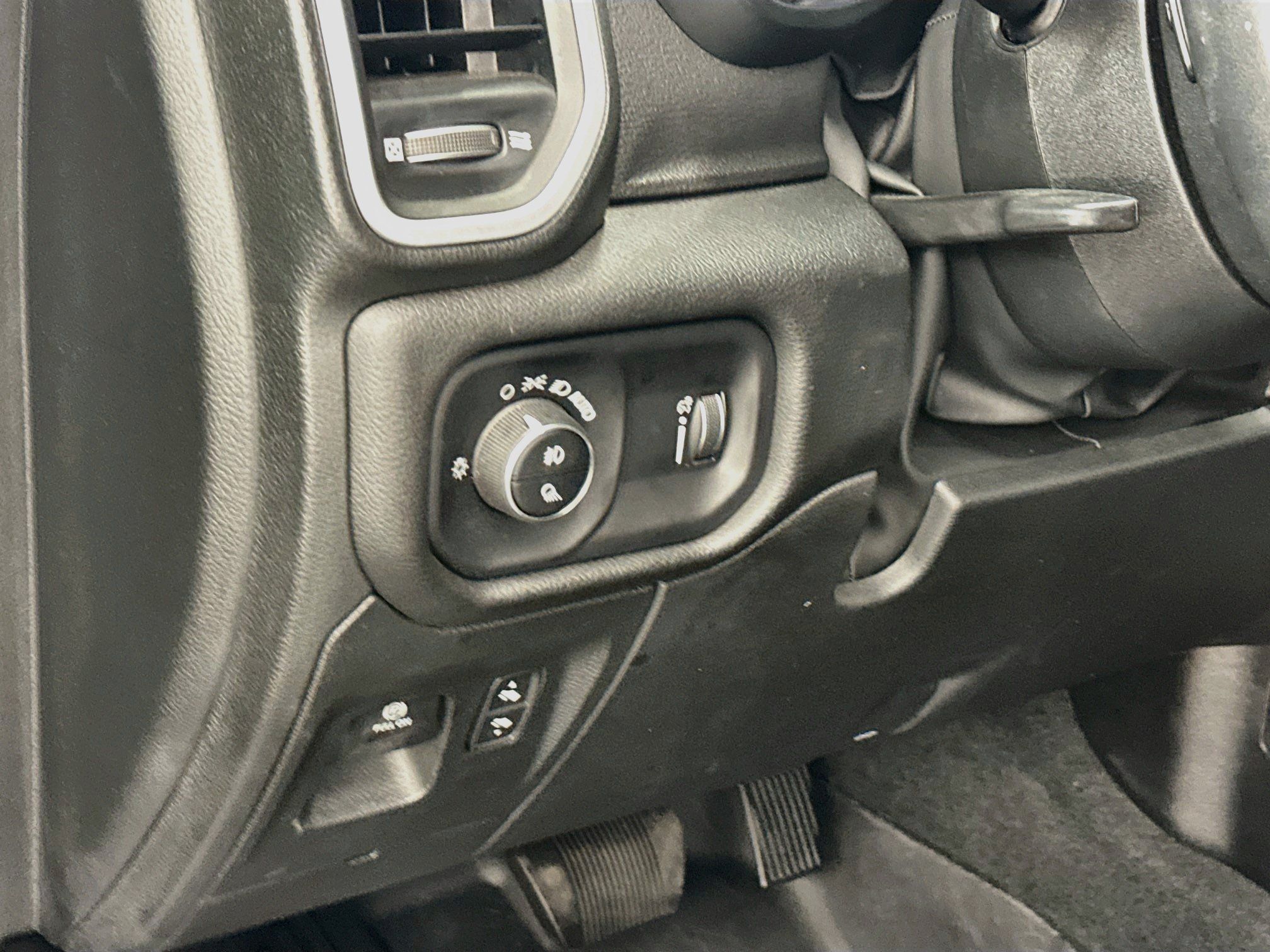 Used 2023 RAM 1500 Big Horn AWD/4WD image 17