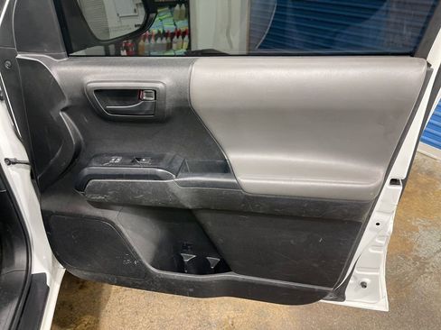 Used 2022 Toyota Tacoma SR w/ SR Convenience Package RWD image 22