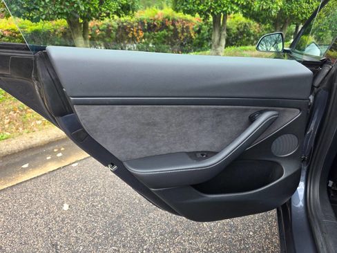 Used 2021 Tesla Model 3 Long Range image 18