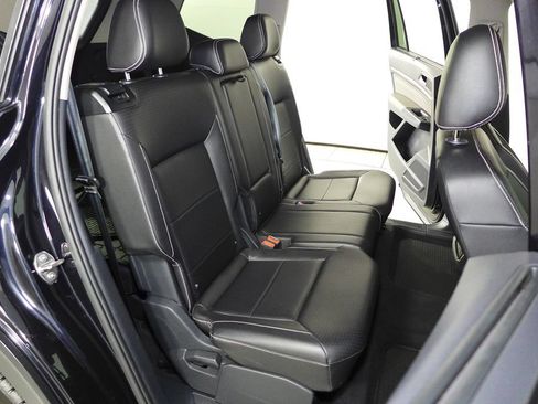 Used 2023 Volkswagen Atlas SE w/ Black Wheel Package FWD image 19