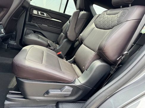 Certified 2025 Ford Explorer Platinum w/ LUX Leather Package AWD/4WD image 10