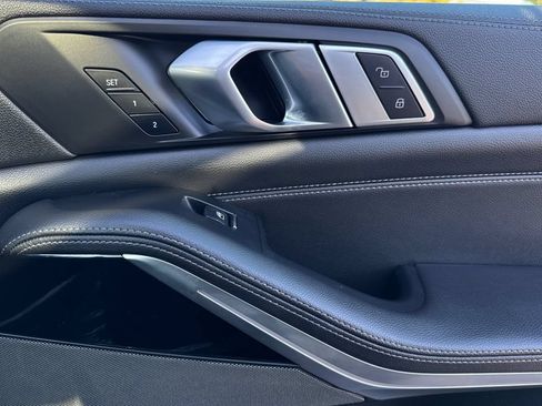 Used 2020 BMW X5 M50i w/ Executive Package AWD/4WD image 18