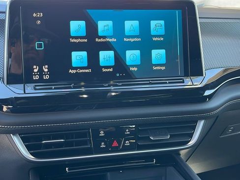 New 2026 Volkswagen Atlas Cross Sport SEL Premium R-Line image 17