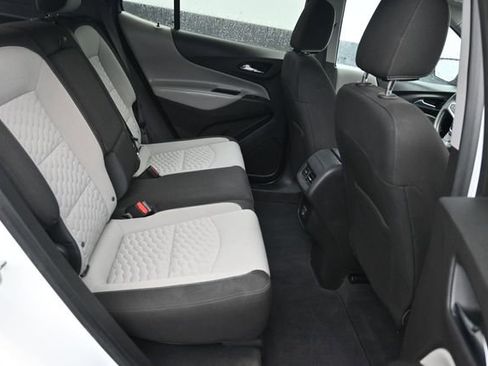 Used 2021 Chevrolet Equinox LS w/ LS Convenience Package AWD/4WD image 7