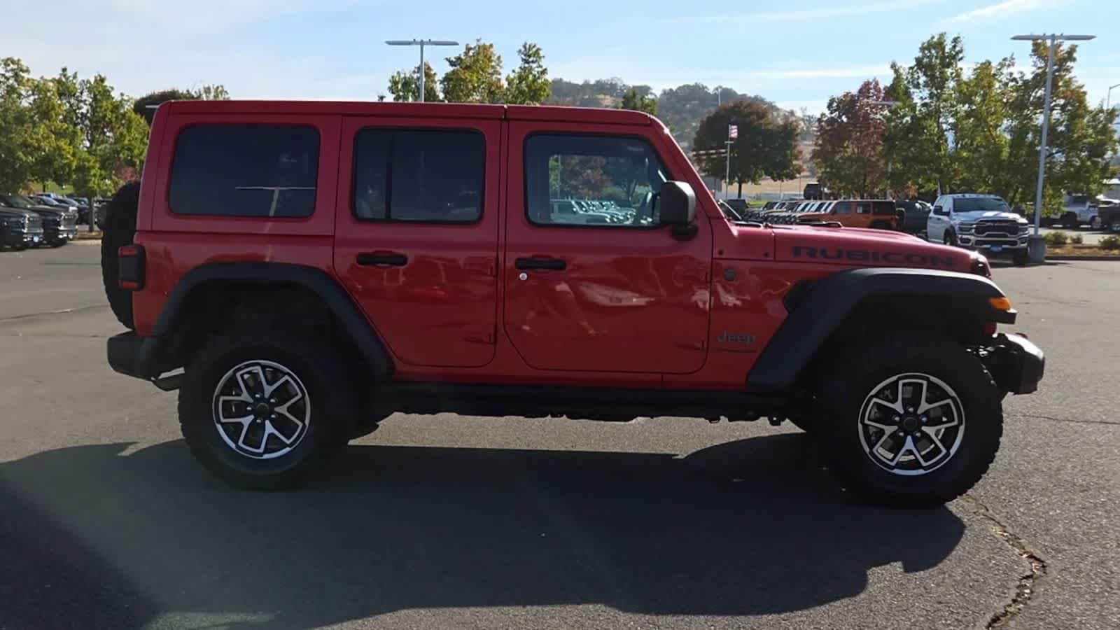 Certified 2025 Jeep Wrangler Unlimited Rubicon AWD/4WD image 9