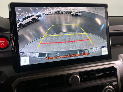 Used 2025 Toyota Tacoma TRD Off-Road image 19