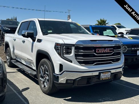 Used 2024 GMC Sierra 1500 SLT w/ SLT Premium Plus Package AWD/4WD image 1