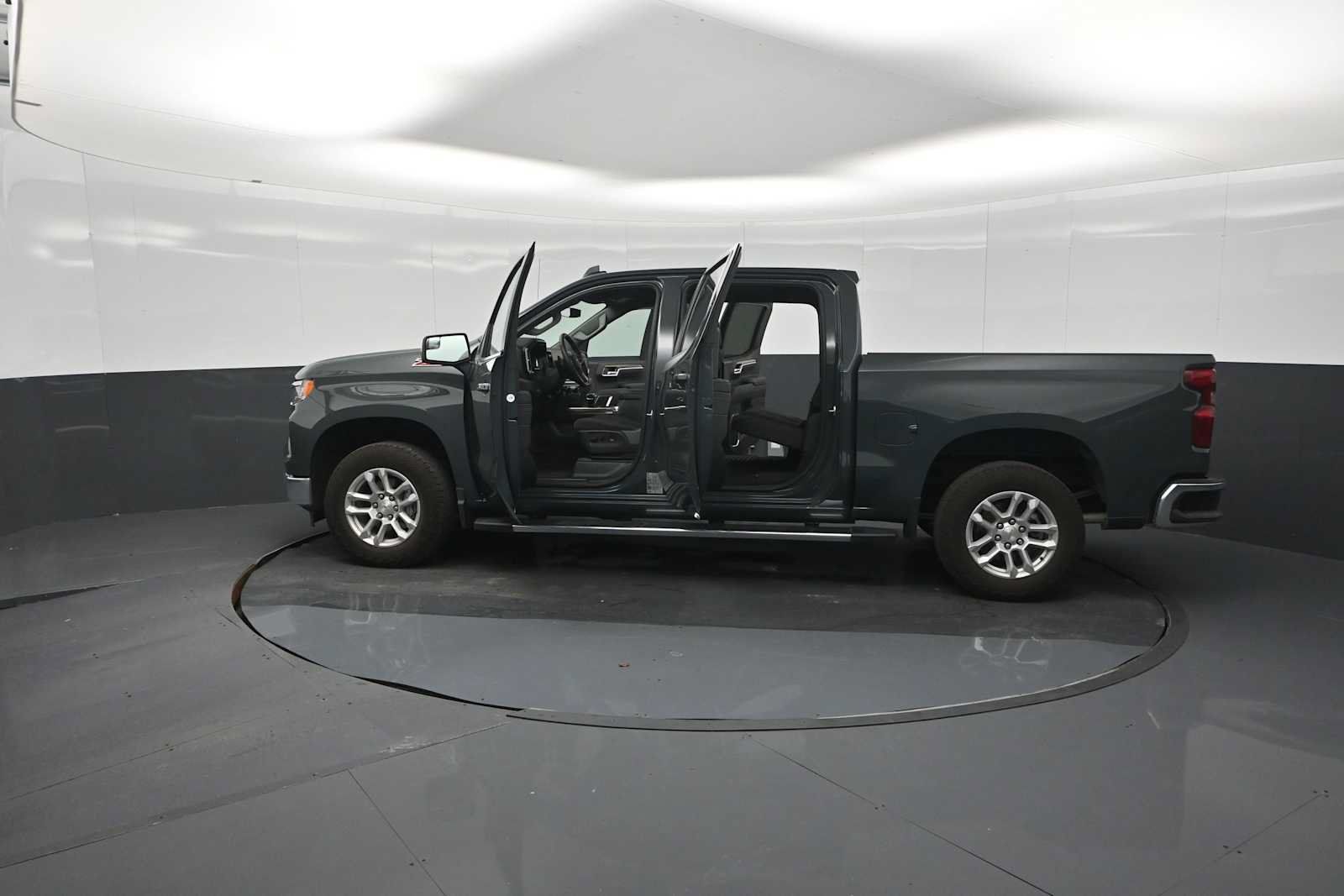 Used 2025 Chevrolet Silverado 1500 LT w/ Z71 Off-Road Package AWD/4WD image 60