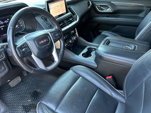 Used 2021 GMC Yukon XL SLT w/ Rear Media and Nav Package AWD/4WD image 7
