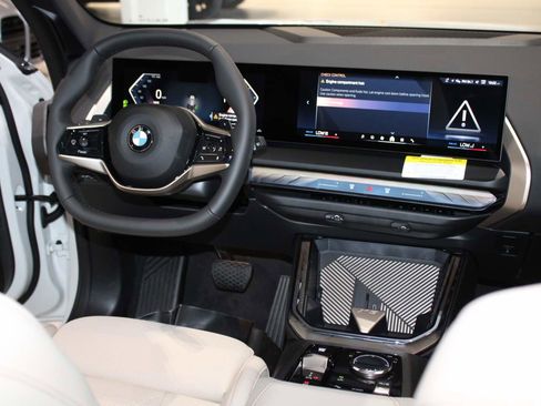 Used 2025 BMW X3 xDrive30i image 16