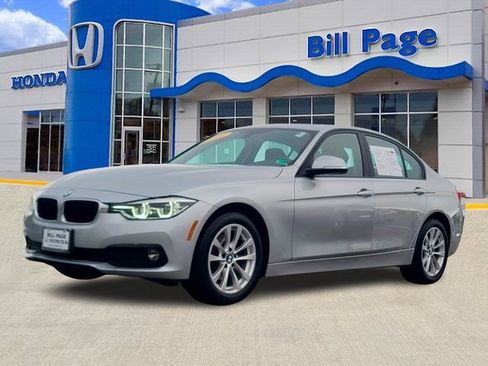 Used 2018 BMW 320i xDrive Sedan image 2