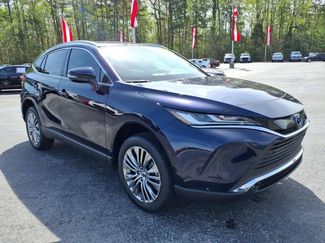 Used 2024 Toyota Venza XLE video 1