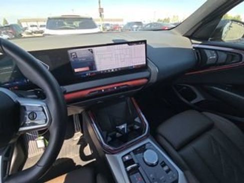 Used 2025 BMW X3 xDrive30i AWD/4WD image 4