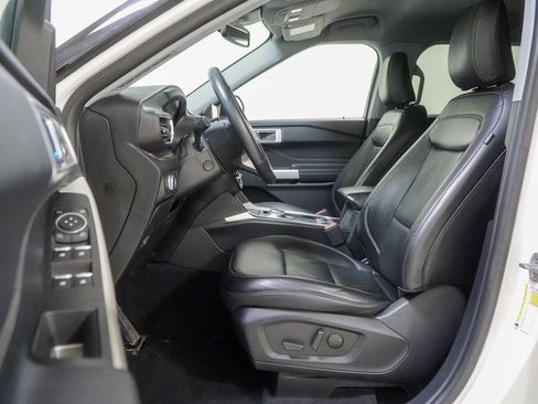 Used 2022 Ford Explorer Limited w/ Equipment Group 301A image 24