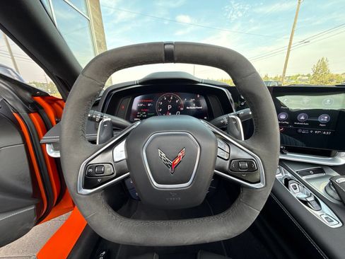 Used 2021 Chevrolet Corvette Stingray Coupe w/ Z51 Performance Package RWD image 16