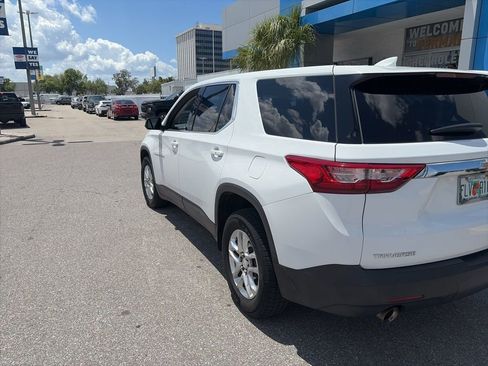 Used 2021 Chevrolet Traverse LS FWD image 6