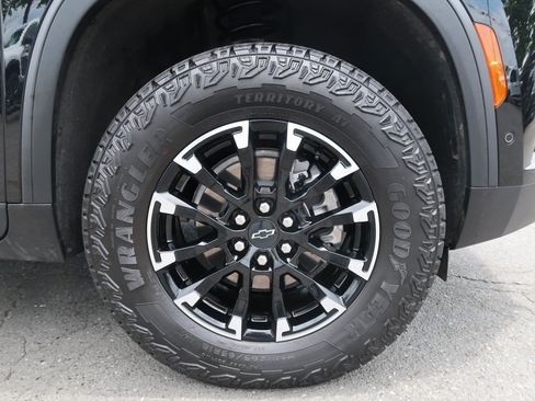 Used 2025 Chevrolet Traverse Z71 w/ Enhanced Driving Package AWD/4WD image 47