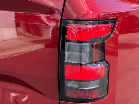 Used 2025 Nissan Frontier SV w/ SV Convenience Package image 34