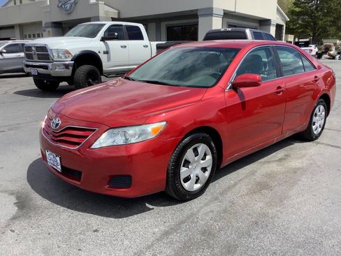 Used 2010 Toyota Camry LE FWD image 21