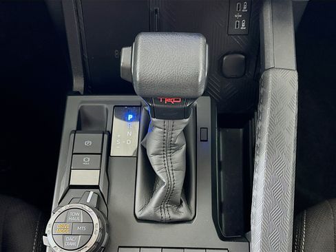 Used 2025 Toyota 4Runner TRD Off-Road AWD/4WD image 24