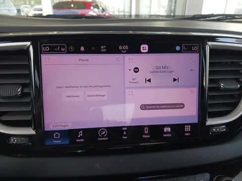 Used 2022 Chrysler Pacifica Touring-L w/ Uconnect Theater Family Group FWD image 20
