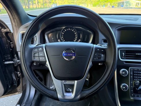 Used 2017 Volvo S60 T6 R-Design Platinum AWD/4WD image 21