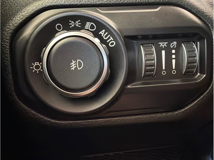 Used 2021 Jeep Wrangler Sport AWD/4WD image 22