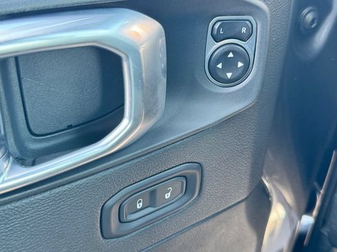 Used 2020 Jeep Gladiator Mojave AWD/4WD image 30