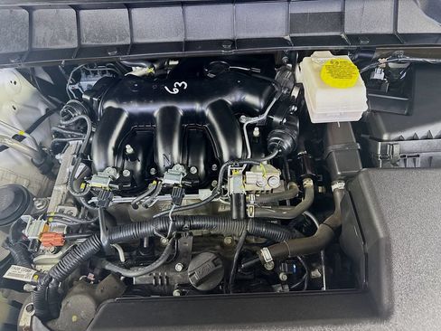 Used 2024 Nissan Pathfinder SV FWD image 38