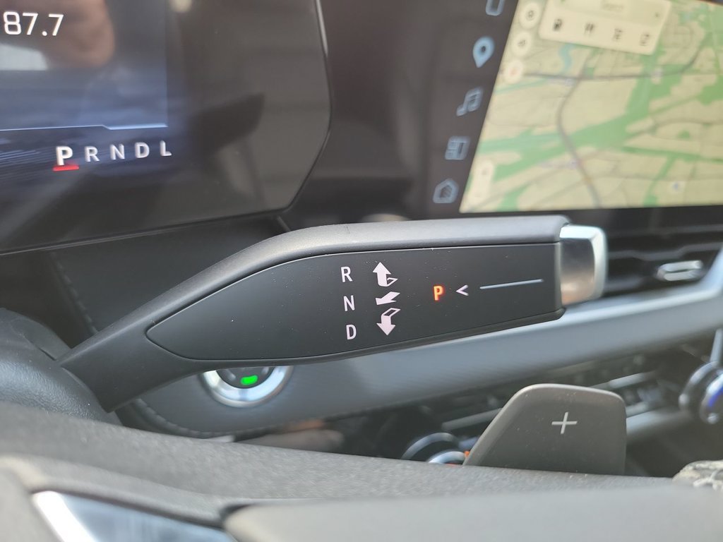 New 2027 Chevrolet Equinox LT w/ Convenience Package II FWD image 16