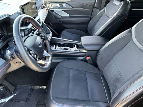 Used 2025 Ford Explorer ST image 19