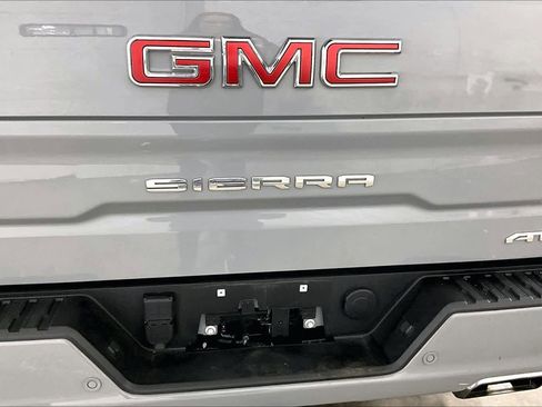 Used 2025 GMC Sierra 1500 AT4 w/ Technology Package image 10