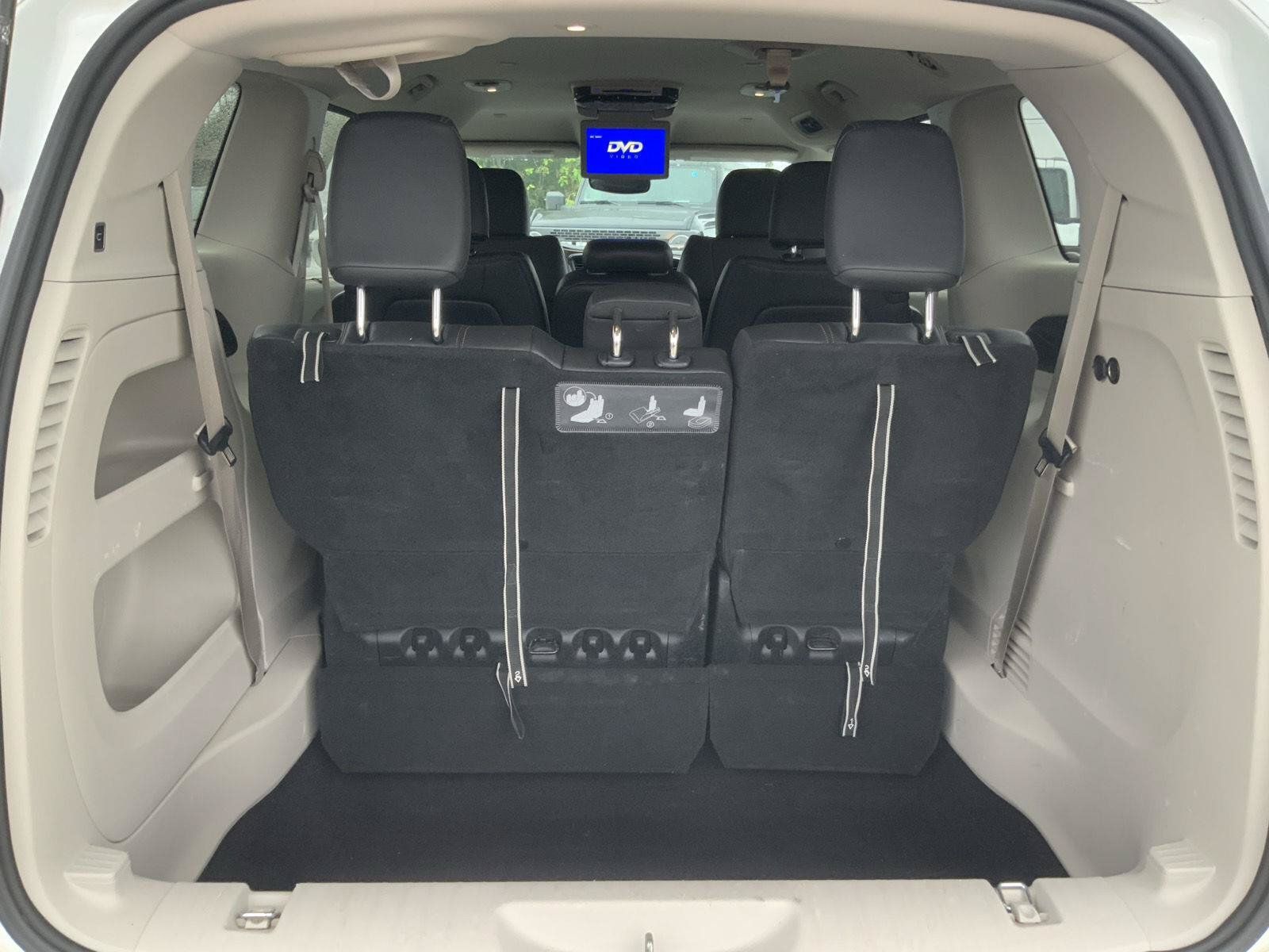 Used 2017 Chrysler Pacifica Touring-L FWD image 8